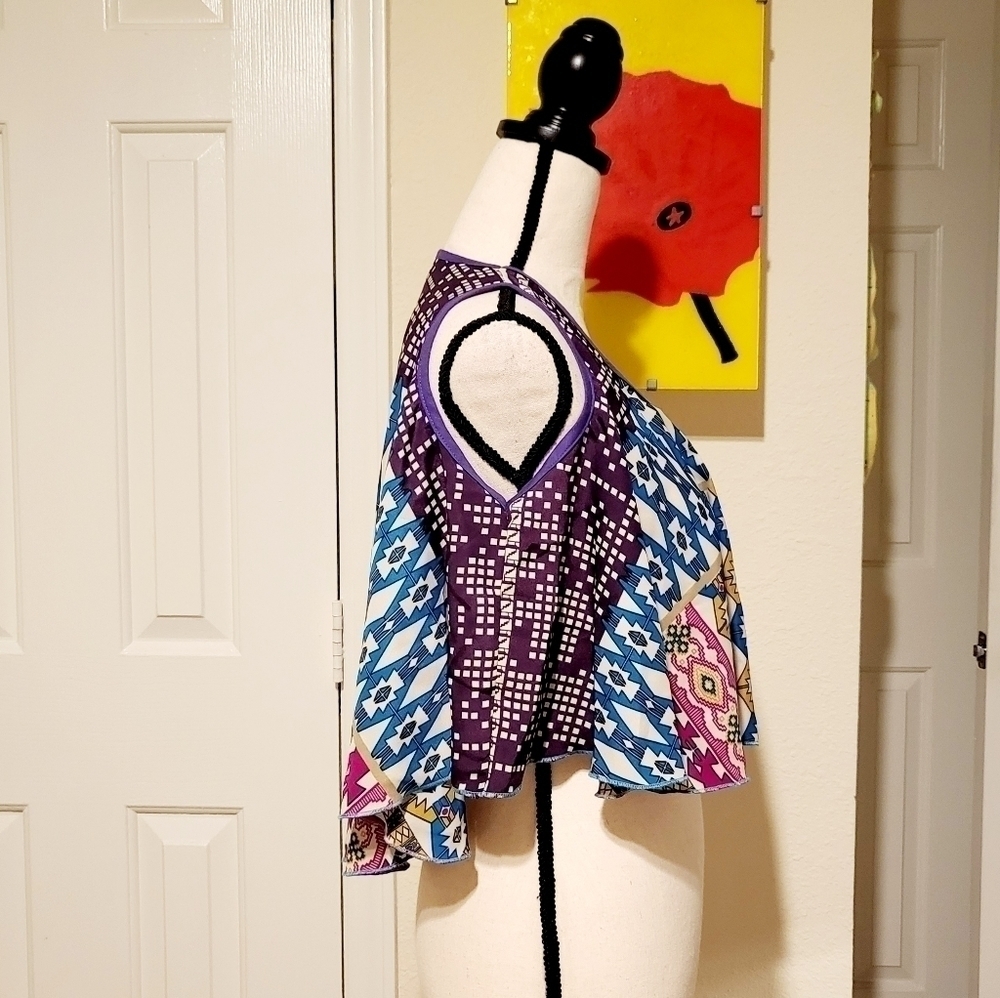 Rojas | Aztec Crop Top - Picture 3 of 5